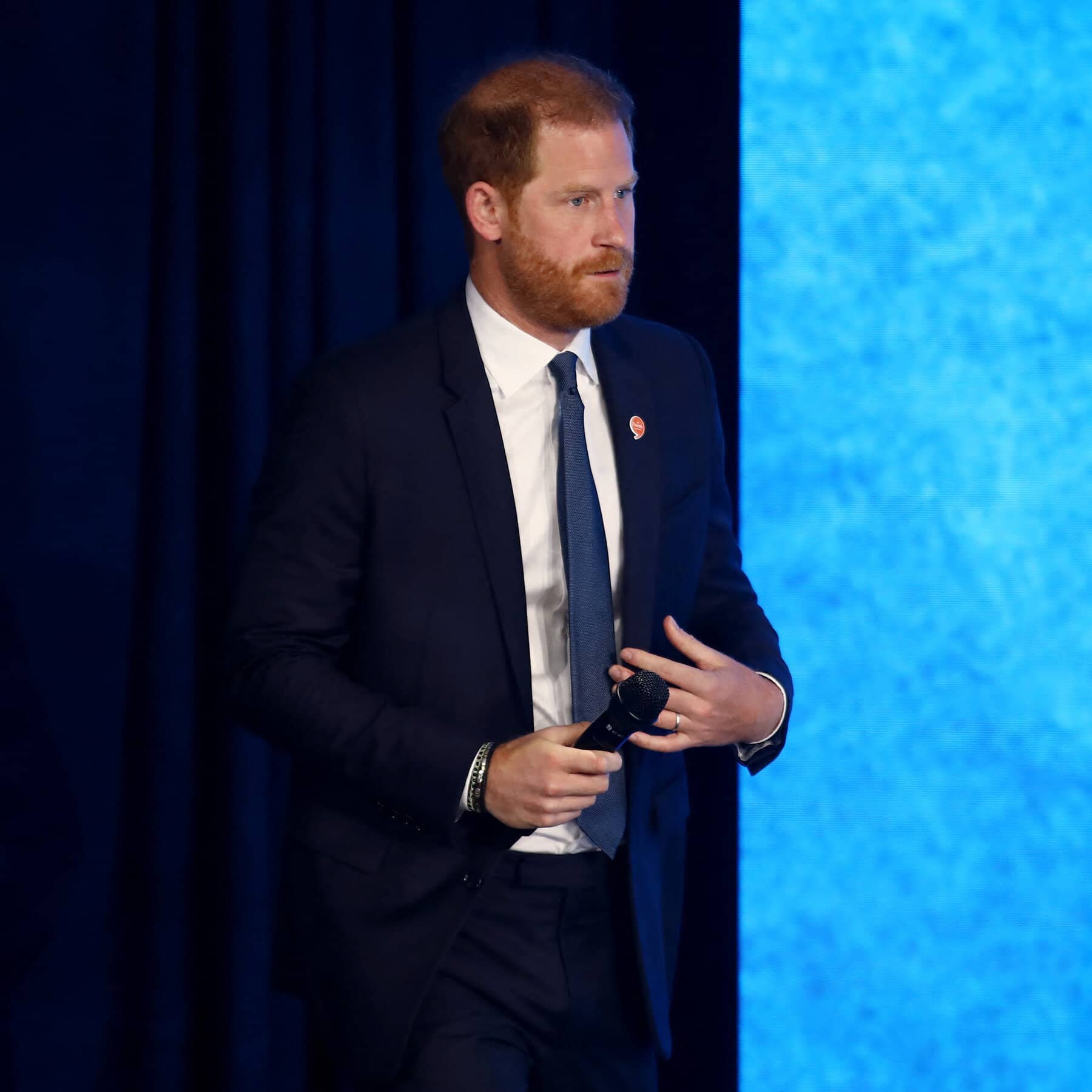 Prince Harry Agrees to Settlement as Murdoch’s U.K. Tabloids Offer Full Apology